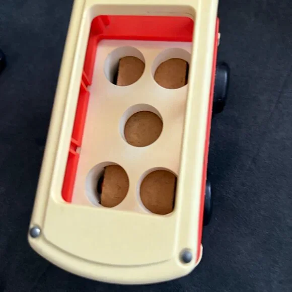 Vintage Fisher Price Mini Van Toy With Little People Figures - Picture 7 of 7